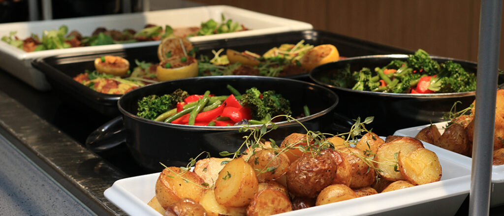 Helppoa ja terveellistä ruokailua ravitsemussuositusten mukaisesti