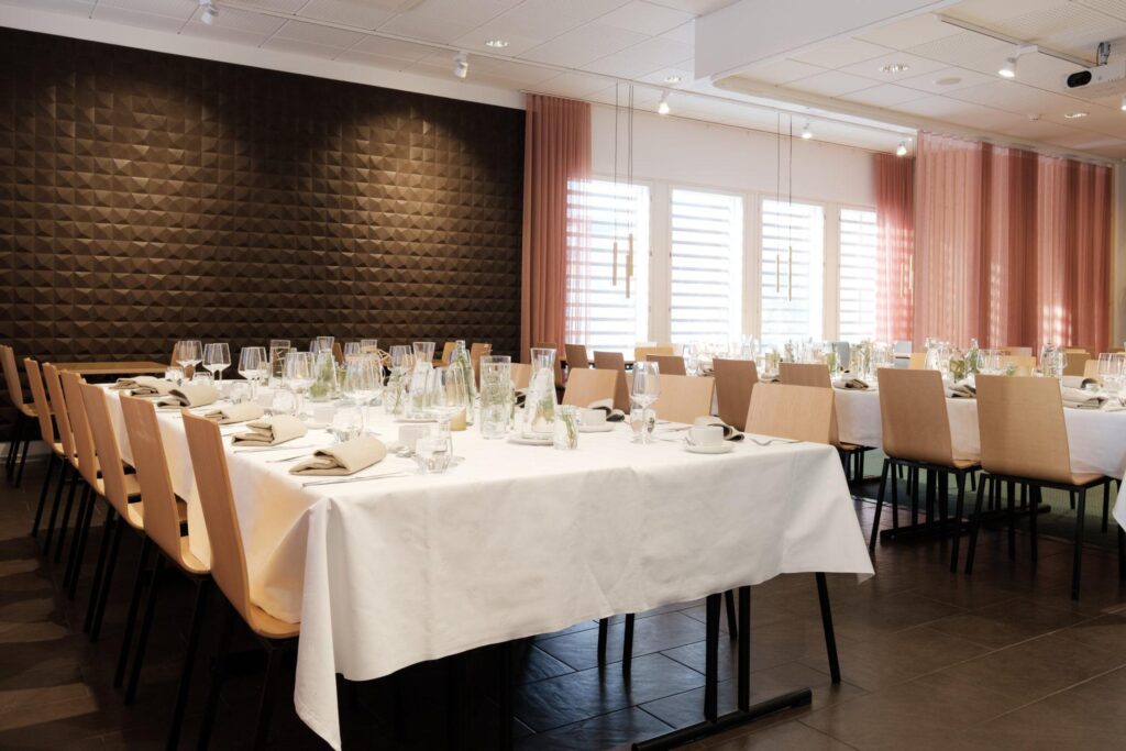 Ravintola Saarni ravintola ja juhlatilat Tampereella