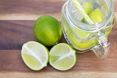 Virkistävä lime tuo raikkautta kevään ruokiin ja juomiin.