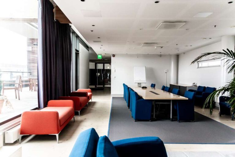 Sato-talon kokoustilat