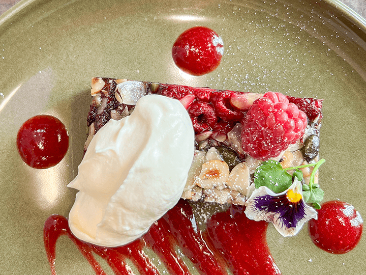 Laakäritalon kokoustilojen tarjoilut