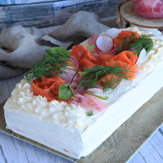 makeat ja suolaiset kakut - Savulohivoileipäkakku